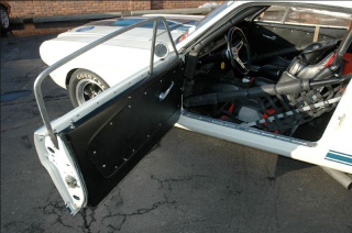 Illustration for article titled $875,000 1965 Shelby GT 350 R Mustang Most Expensive Craigslist Car Sale Ever?